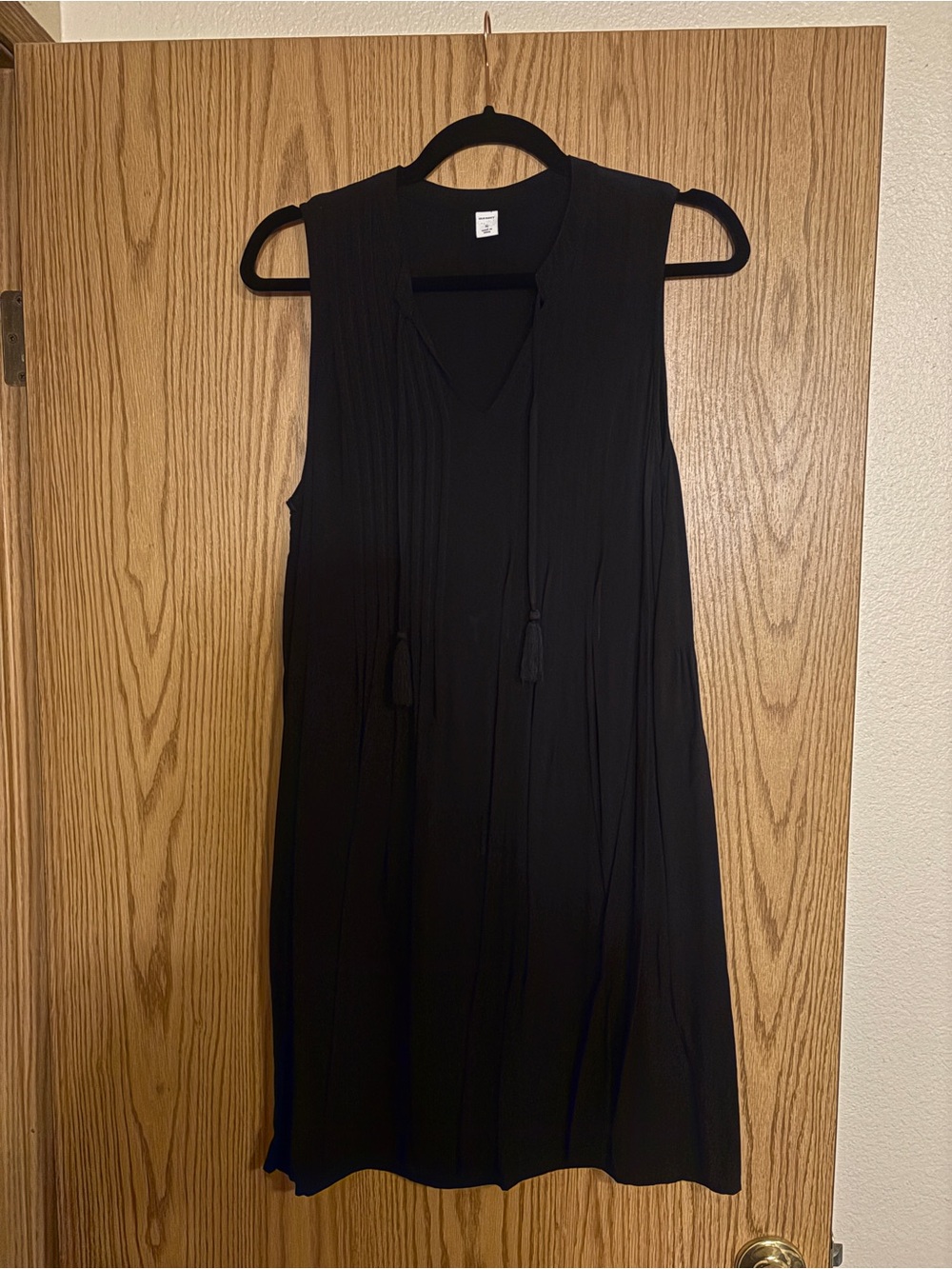 Old Navy Black Sleeveless Dress with V-Neck